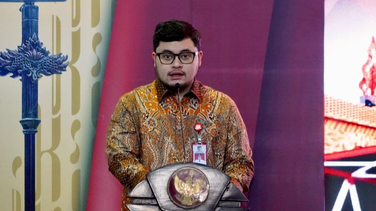 Pemerintah Kabupaten Kediri berkomitmen memastikan optimalisasi layanan publik Lebaran Kediri dengan meniadakan kebijakan work from anywhere (WFA) bagi dinas terkait, demi kenyamanan masyarakat.