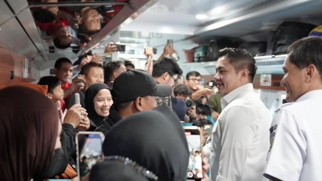 Presiden Prabowo Subianto melalui Sekretaris Kabinet Teddy Indra Wijaya menegaskan komitmennya untuk modernisasi stasiun kereta di seluruh Indonesia, menjamin kenyamanan dan fasilitas terbaik bagi penumpang.