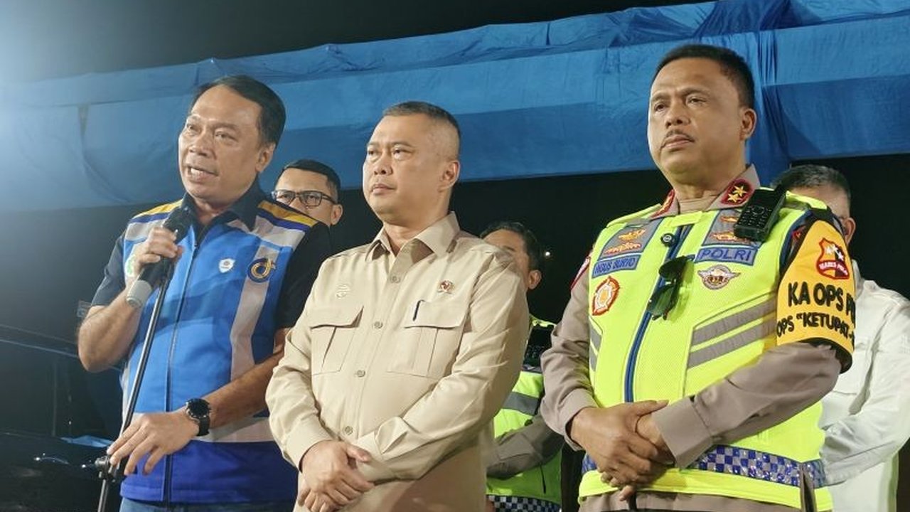 PT Jasa Marga mencatat peningkatan signifikan pada arus kendaraan keluar Jakarta hingga 1,1 juta unit, memicu penerapan sistem one way untuk kelancaran lalu lintas.