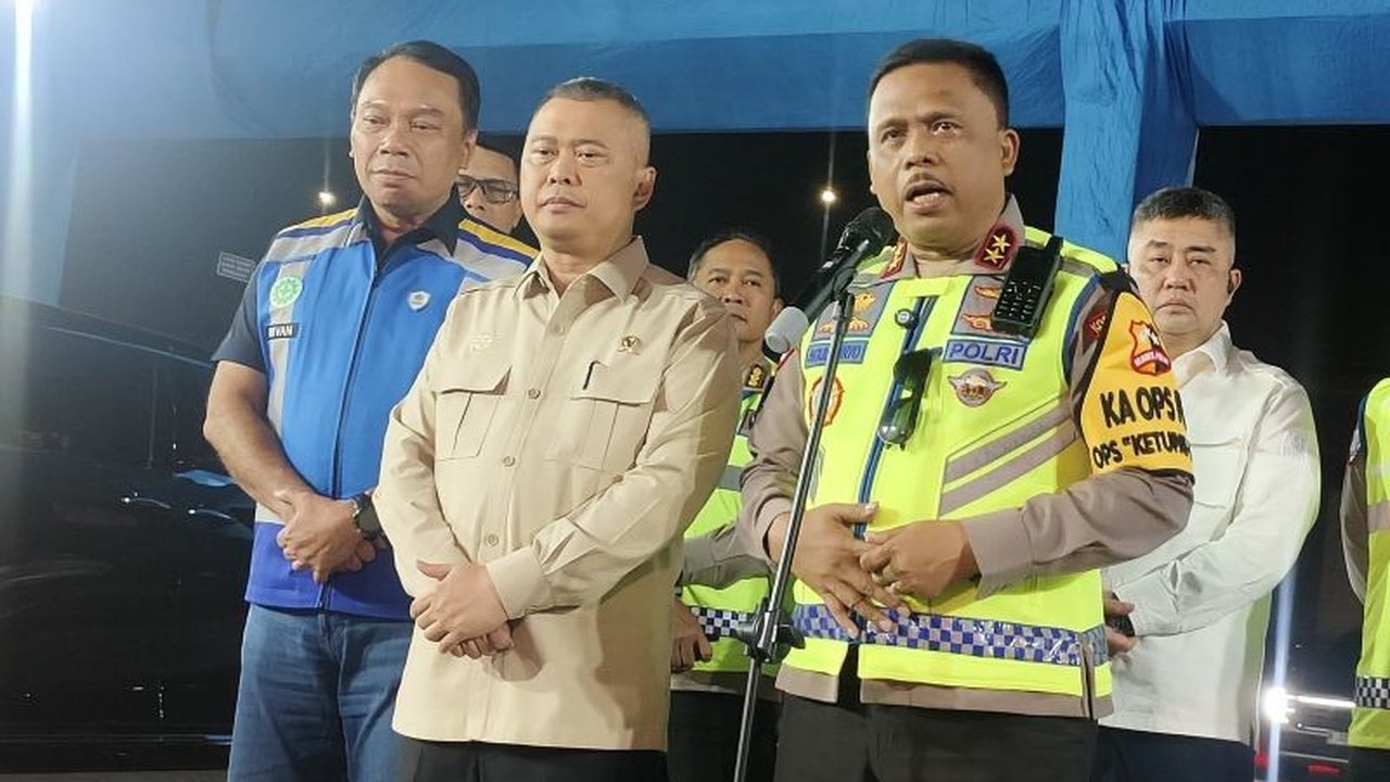 Korlantas Polri akan memberlakukan rekayasa lalu lintas One Way Nasional dari KM 70 Cikampek hingga KM 414 Kalikangkung mulai Rabu siang, 18 Maret, guna mengurai kepadatan arus mudik dan memastikan kelancaran perjalanan.