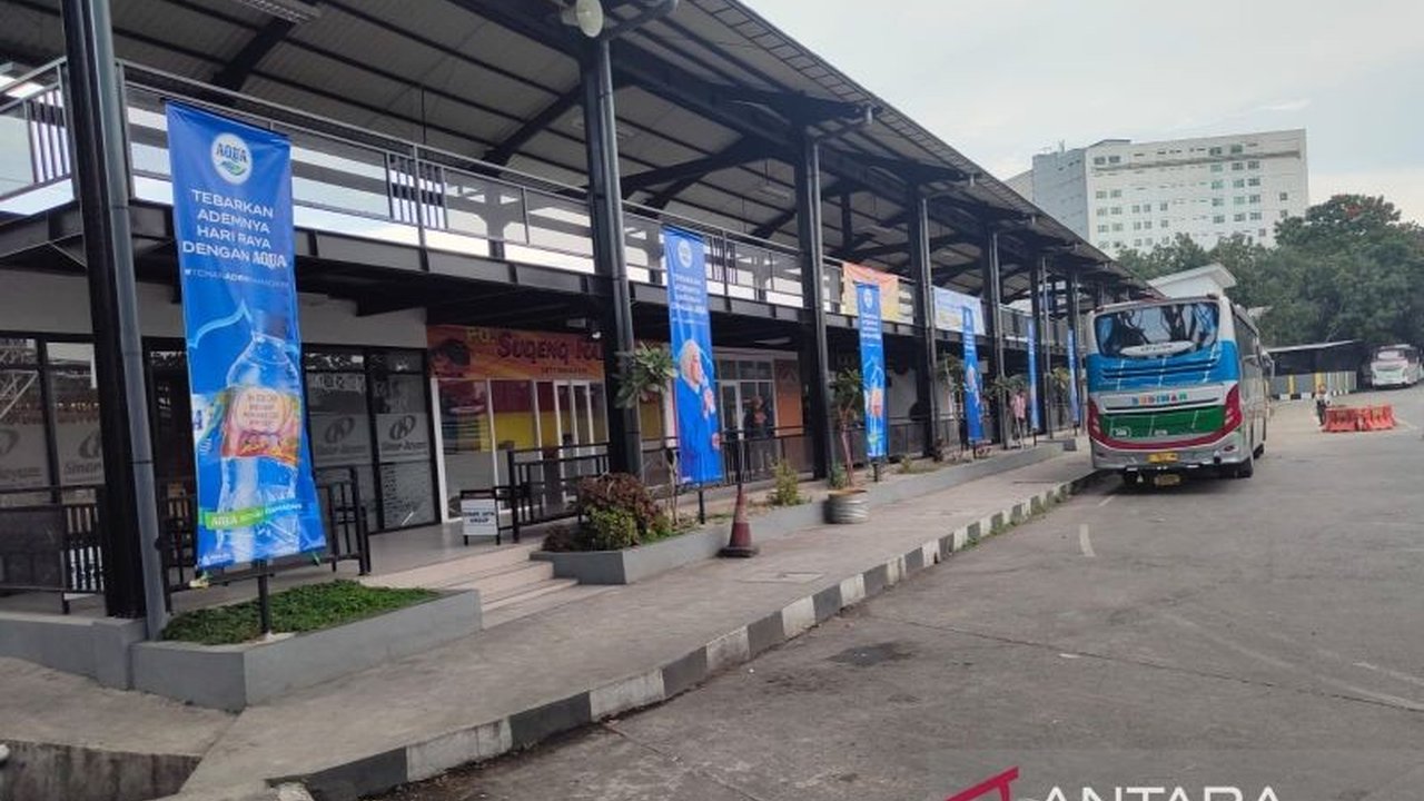 Jelang Mudik Lebaran 2026, Terminal Leuwipanjang Bandung kini melayani rute bus antar kota ke arah Selatan dan Timur Jawa, mengantisipasi penutupan Terminal Cicaheum dan lonjakan penumpang.