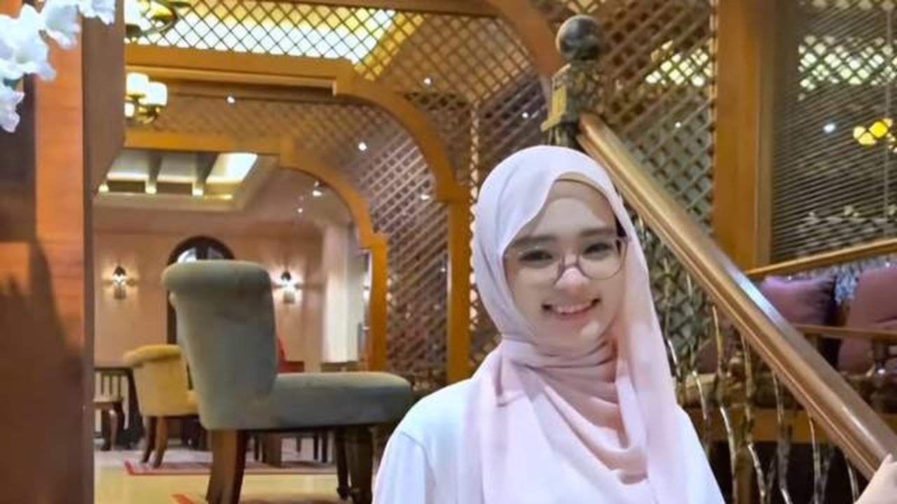 Bella Fawzi dan Inara Rusli nyatakan sikap dukung kemerdekaan Palestina. Mereka bikin petisi untuk mendorong Pemerintah Indonesia ambil langkah diplomasi. (Foto: Dok. Instagram @mommy_starla)