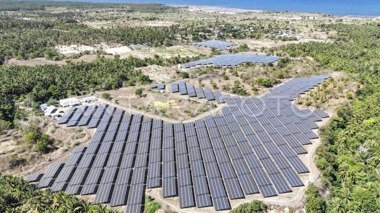 Nusa Tenggara Barat (NTB) gencar melakukan transisi energi bersih untuk membangun fondasi ekonomi jangka panjang. Langkah strategis ini diharapkan mampu menarik investasi dan meningkatkan kesejahteraan masyarakat.