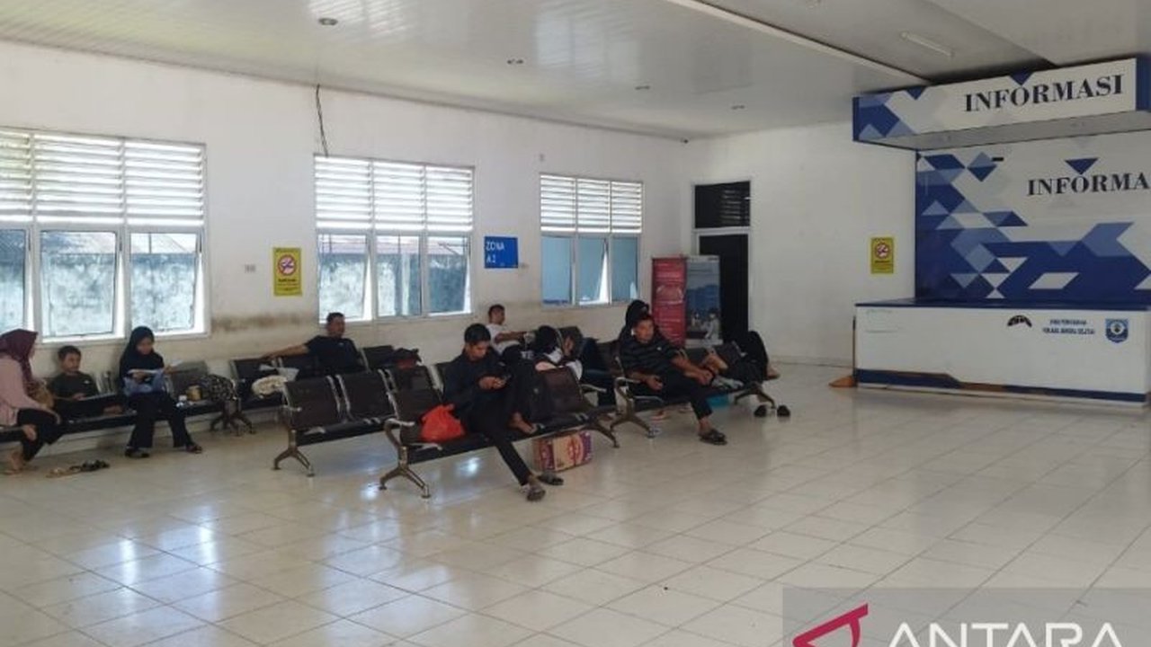 Kondisi arus mudik di Pelabuhan Sadai, Bangka Selatan, menjelang Idul Fitri 2026 terpantau masih sepi dari peningkatan signifikan, namun diperkirakan akan melonjak hingga 80 persen.
