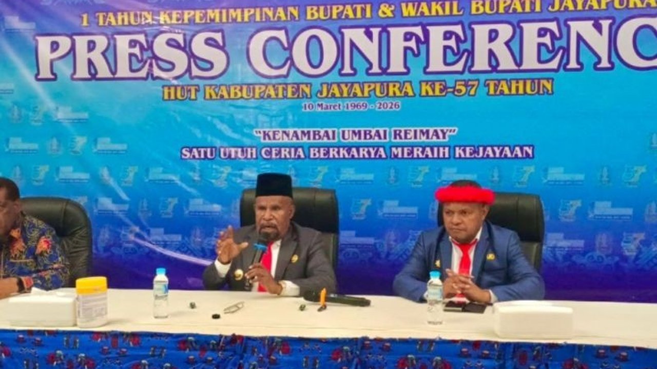 Pemerintah Kabupaten Jayapura mulai menyalurkan Insentif Ondoafi Jayapura sebesar Rp1,5 juta per triwulan kepada 210 ondoafi dan kepala suku, sebagai bentuk penghargaan dan peningkatan kesejahteraan masyarakat adat.