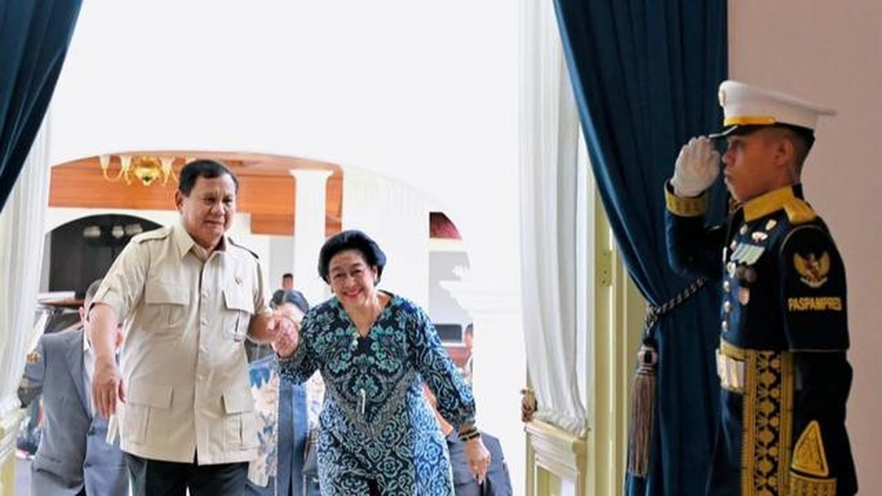 Momen Prabowo gandeng tangan Megawati saat bertemu di Istana Merdeka (Instagram Sekretariat Kabinet)