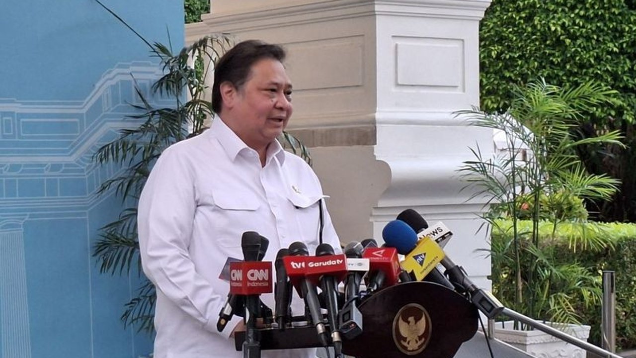 Pemerintah Indonesia, di bawah arahan Presiden Prabowo Subianto, berupaya mengamankan APBN dengan mengoptimalkan penerimaan dari windfall profit batu bara di tengah kenaikan harga energi global.