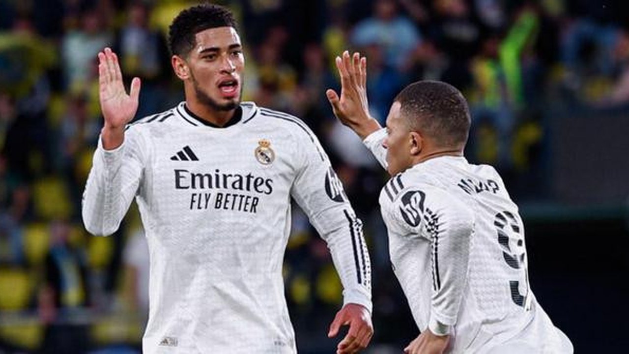 Jude Bellingham dan Kylian Mbappe dalam pertandingan Villarreal vs Real Madrid di El Madrigal, Minggu dini hari WIB (16-3-2025). (Bola.com/X @realmadriden)