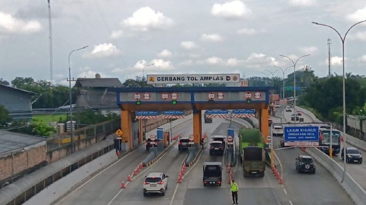 Jasamarga Nusantara Tollroad Regional Division (JNT) mencatat peningkatan signifikan pada volume lalu lintas Tol Belmera menjelang Lebaran 2026, dengan ratusan ribu kendaraan melintas dalam sepekan terakhir. Peningkatan volume lalu lintas Tol Belmera ini.