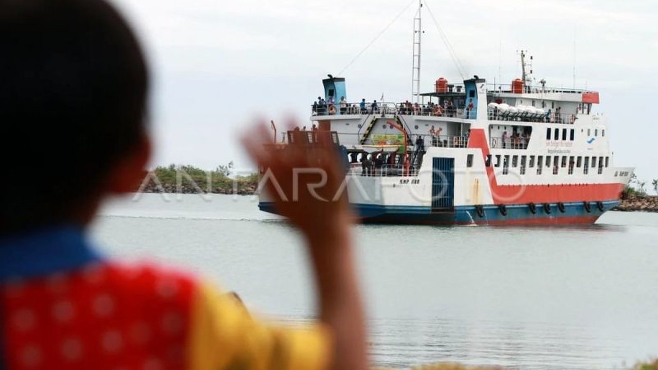 Arus Peningkatan Pemudik Sabang melalui Pelabuhan Ulee Lheue melonjak signifikan menjelang Idul Fitri, mendorong penambahan trip kapal cepat dan feri untuk mengakomodasi lonjakan penumpang.