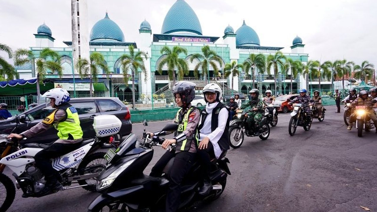 Forkopimda Banyuwangi tingkatkan pengamanan malam takbiran Idul Fitri 1447 H melalui patroli keliling, memastikan perayaan berlangsung aman dan nyaman bagi masyarakat.