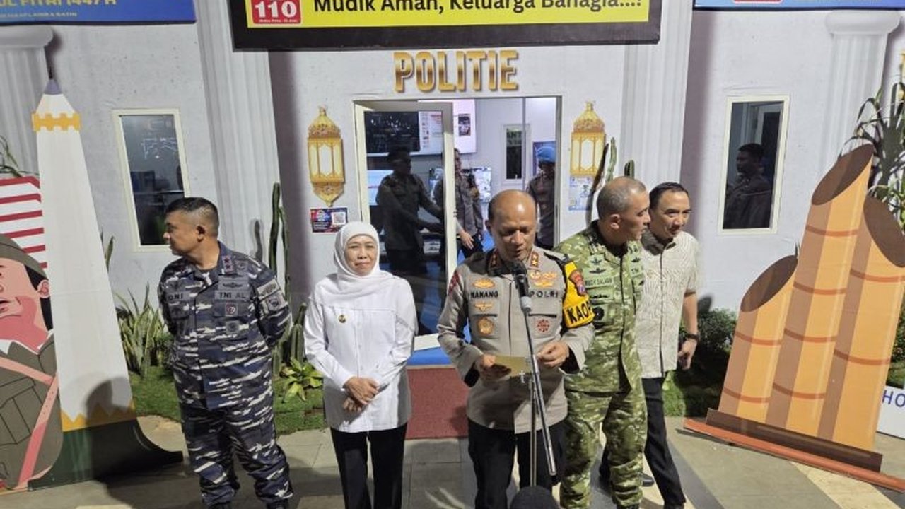 Irjen Pol. Nanang Avianto, Kapolda Jatim, tegaskan mudik Lebaran 2026 di Jawa Timur berjalan aman dan lancar berkat kolaborasi lintas sektoral dalam Operasi Ketupat Semeru, antisipasi lonjakan mobilitas masyarakat.