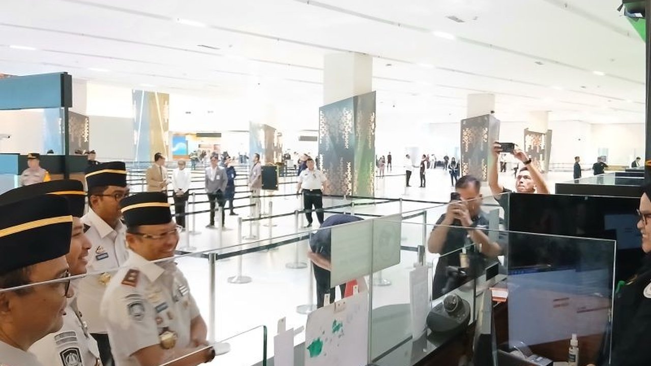 Layanan Imigrasi Soekarno-Hatta kembali menorehkan prestasi gemilang dengan mempertahankan posisinya di jajaran 10 besar layanan imigrasi terbaik dunia versi Skytrax 2026, sebuah pencapaian yang membanggakan bagi Indonesia.