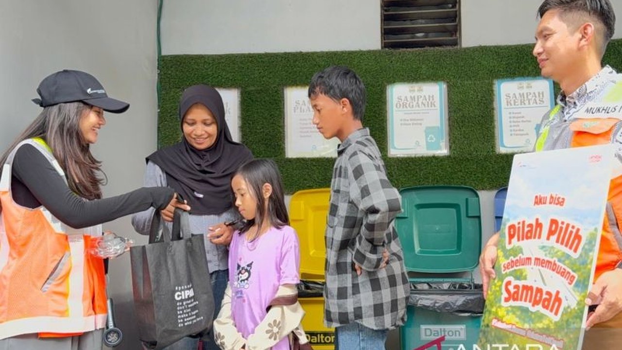 Astra Tol Cipali gencar edukasi pemudik untuk Pilah Sampah Mudik Lebaran di rest area, mengajak menjaga kebersihan jalur mudik dan dukung program 