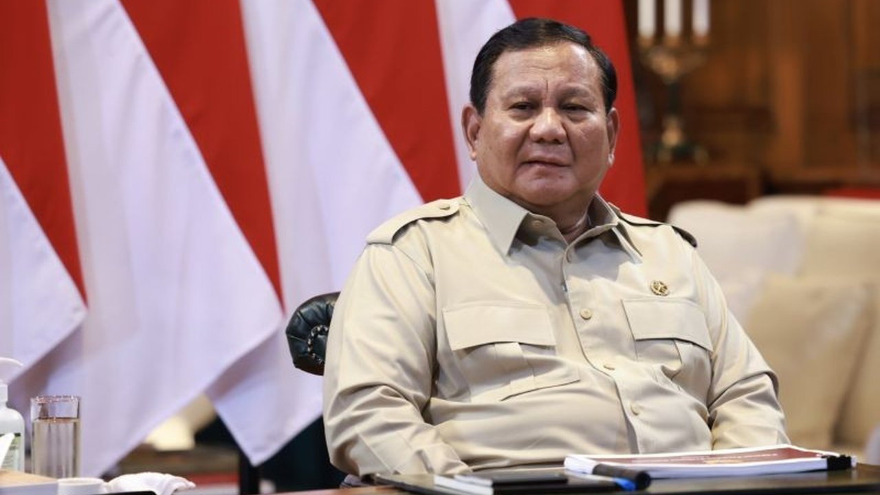 Presiden Prabowo Subianto menyatakan rencana pengiriman pasukan perdamaian Indonesia ke Gaza ditujukan untuk melindungi warga sipil, bukan untuk melucuti Hamas, dan saat ini ditunda karena eskalasi konflik di Timur Tengah.