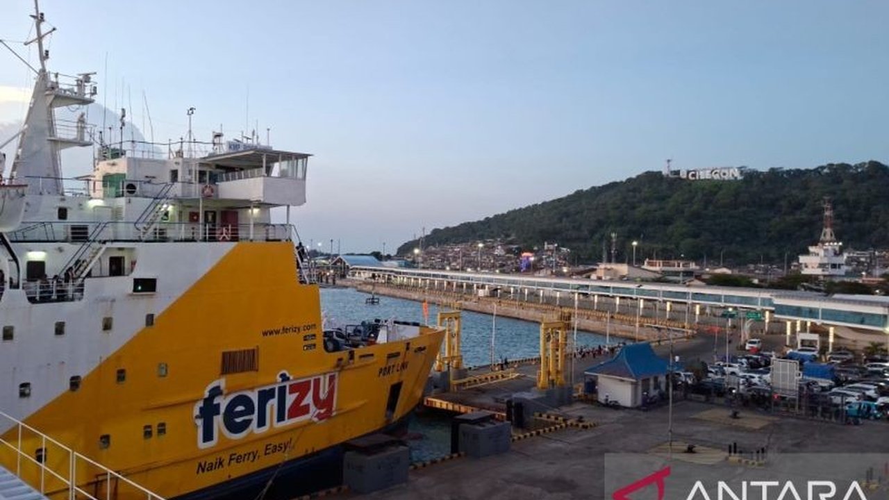 PT ASDP Indonesia Ferry (Persero) mengakhiri kebijakan tiket tunggal di Pelabuhan Merak untuk arus mudik Lebaran 2026 malam ini, sekaligus menyiapkan strategi khusus untuk kelancaran arus balik.