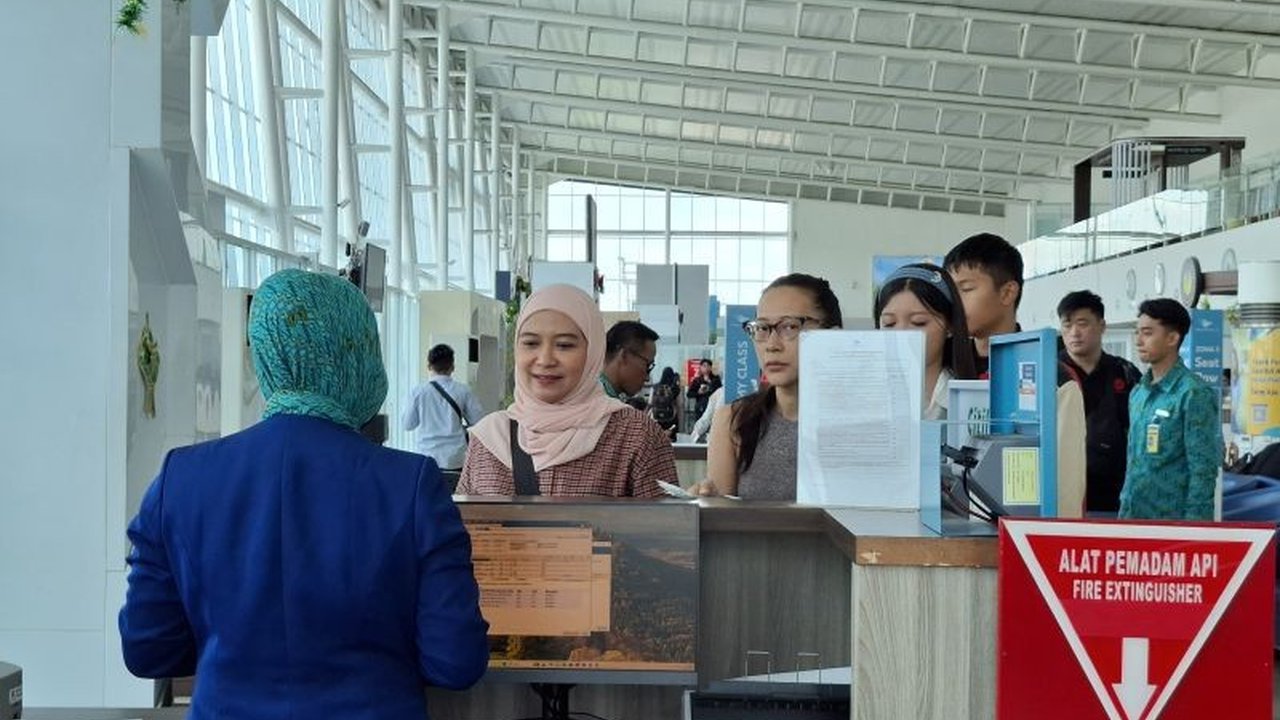 Bandara Radin Inten II Lampung mencatat lonjakan signifikan dengan melayani 5.323 penumpang pada puncak mudik Lebaran 2026, menunjukkan kesiapan operasional bandara dalam menghadapi mobilitas tinggi masyarakat.