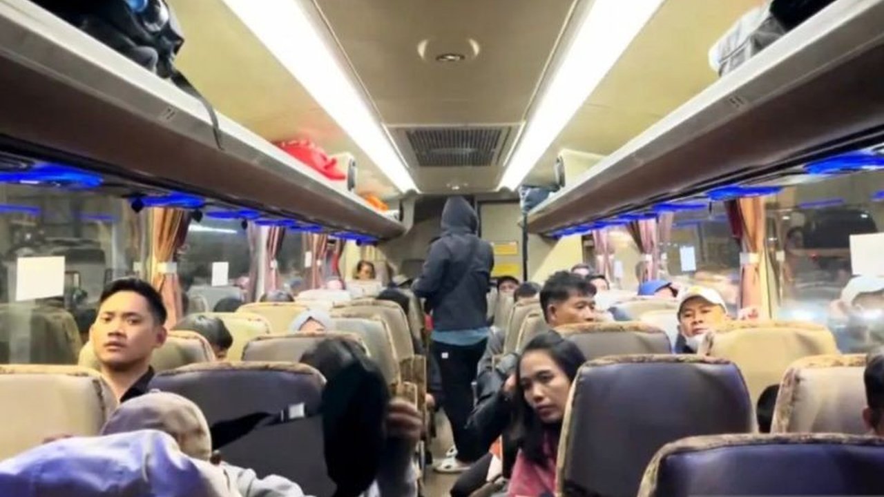 Terminal Lebak Bulus mencatat lonjakan penumpang signifikan hingga 6.265 orang pada H-4 hingga H-2 Lebaran 2026. Simak detail data dan antisipasi pengelola menghadapi arus mudik Lebaran 2026.