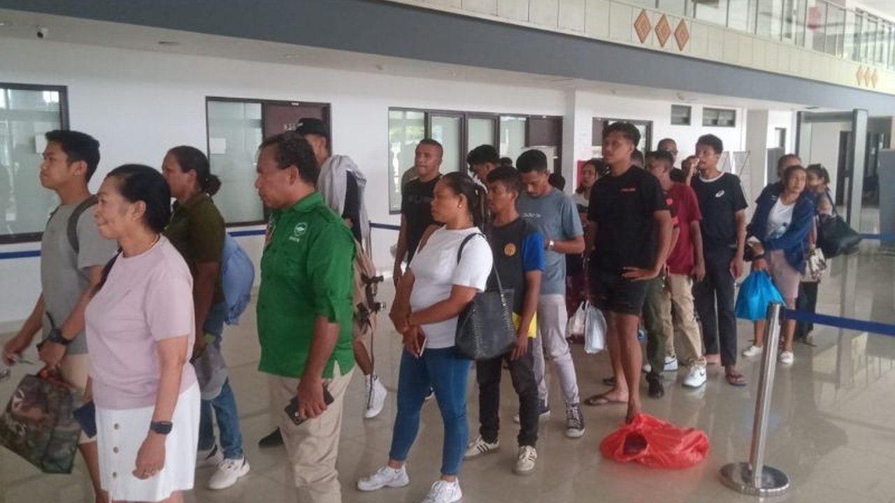 Jelang Idul Fitri 2026, Pos Lintas Batas Negara (PLBN) Motaain mencatat peningkatan signifikan aktivitas lintas batas orang dan kendaraan. Lonjakan mobilitas di perbatasan Indonesia-Timor Leste ini dipicu libur cuti bersama.