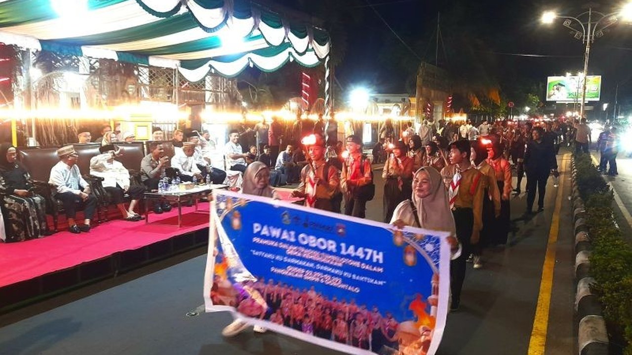 Wali Kota Gorontalo Adhan Dambea menegaskan pawai obor Gorontalo jelang Idul Fitri 1447 H bukan hanya seremonial, melainkan sarana penting mempererat silaturahim pemerintah dan masyarakat.