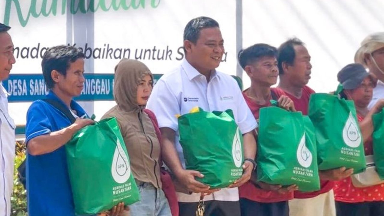 PT Agrinas Palma Nusantara (Persero) menyalurkan ribuan paket Agrinas Sembako Subsidi melalui Pasar Rakyat Ramadhan, memperkuat kepedulian sosial di tengah kebutuhan masyarakat.