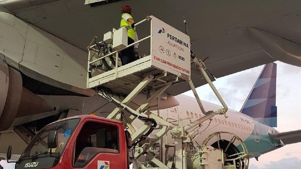 PT Pertamina Patra Niaga Regional Papua Maluku memberikan diskon Avtur 10 persen di Bandara Sentani dan Frans Kaisiepo, Papua. Kebijakan ini bertujuan mendukung harga tiket pesawat lebih terjangkau, terutama saat Lebaran.