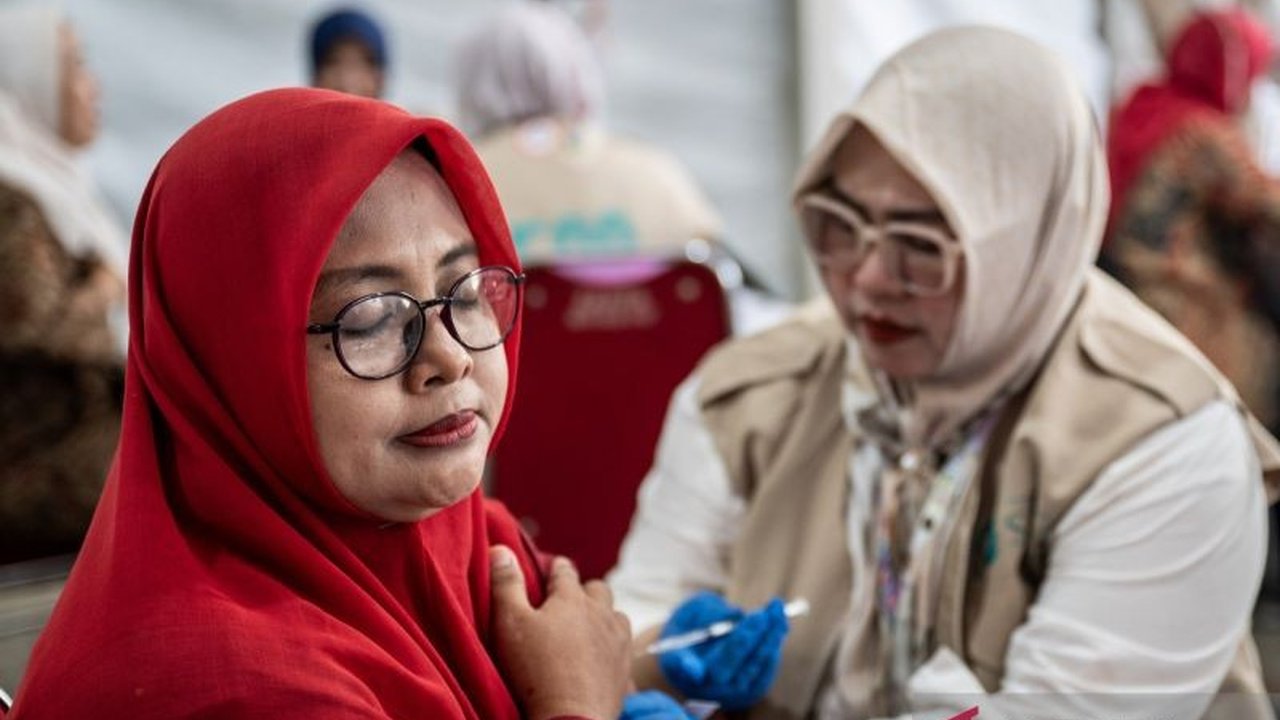 Kesehatan perempuan holistik kini menjadi fokus utama, menyatukan aspek fisik, mental, dan emosional untuk meningkatkan kualitas hidup secara menyeluruh dan tidak hanya terbatas pada organ reproduksi.