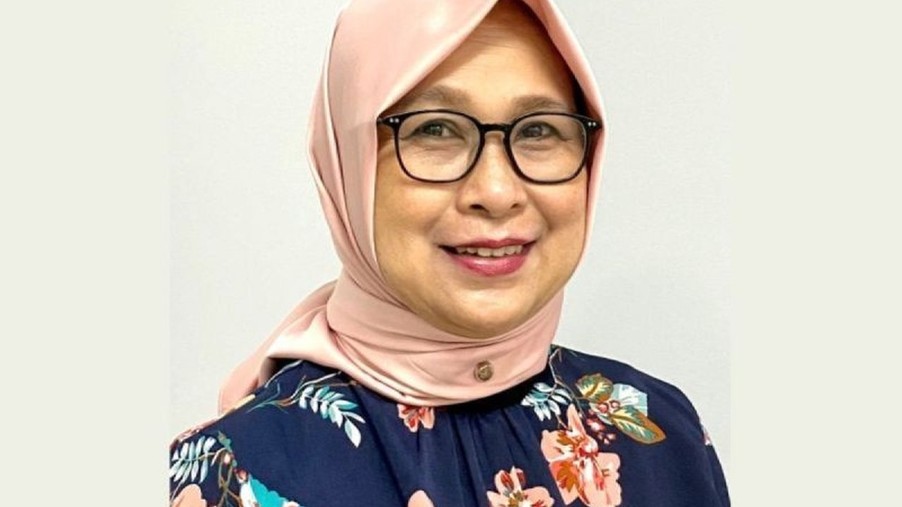 Guru Besar Gizi UI, Prof. Sandra Fikawati, mengingatkan masyarakat untuk kendalikan makanan Lebaran agar terhindar dari berbagai gangguan kesehatan akibat konsumsi berlebihan. Jangan sampai momen kebersamaan justru mengorbankan kesehatan Anda!