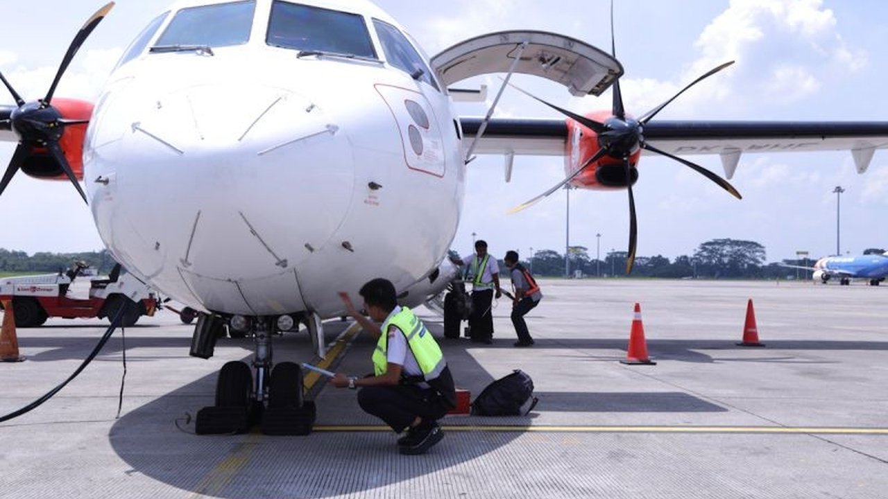 Optimalisasi penerbangan di Bandara Kualanamu diperkuat Kemenhub guna memastikan kelancaran Angkutan Lebaran 2026, dengan fokus pada keselamatan dan pelayanan prima bagi penumpang.