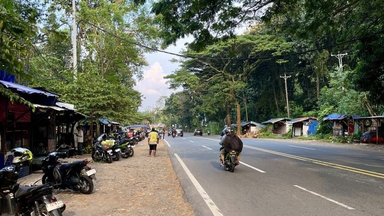 Alas Roban, jalur legendaris di Pantura, kini tak lagi sama setelah beroperasinya Tol Trans Jawa. Simak bagaimana perubahan ini memengaruhi pengalaman perjalanan dan kehidupan warga sekitar.