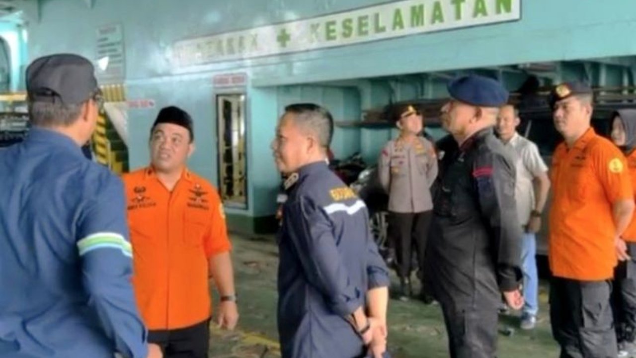 Basarnas Makassar siagakan personel di sejumlah titik krusial Sulawesi Selatan demi kelancaran dan keselamatan arus mudik Lebaran 2026. Simak detail kesiapan mereka!