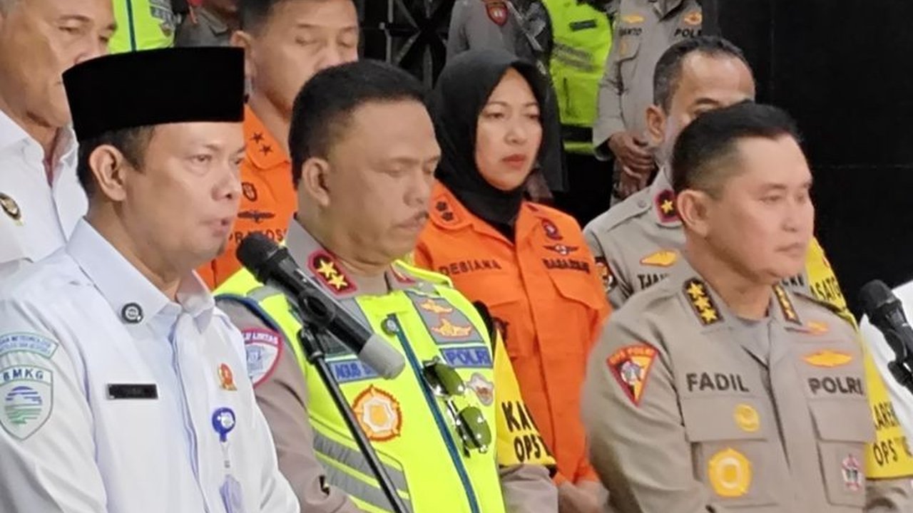 Badan Meteorologi, Klimatologi, dan Geofisika (BMKG) menyoroti tiga provinsi yang berpotensi mengalami hujan lebat selama periode Prediksi Cuaca Mudik 2026, sekaligus memperingatkan tentang musim kering yang lebih awal dan panjang.