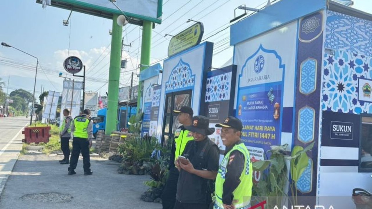 Polresta Banyumas mengoptimalkan Pos Pengamanan Ajibarang di jalur strategis Banyumas, menyediakan berbagai fasilitas lengkap untuk memastikan kenyamanan dan keamanan pemudik Lebaran.
