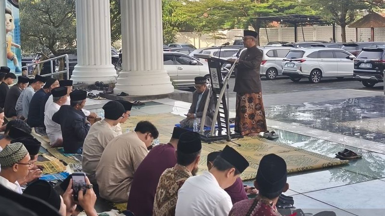 Menteri Pendidikan Dasar dan Menengah, Abdul Mu'ti, dalam kapasitasnya sebagai Sekretaris Umum PP Muhammadiyah, menyampaikan Pesan Idulfitri yang mengajak umat Islam mencapai penyucian diri secara intelektual, spiritual, lingkungan, dan material pasca-Ram