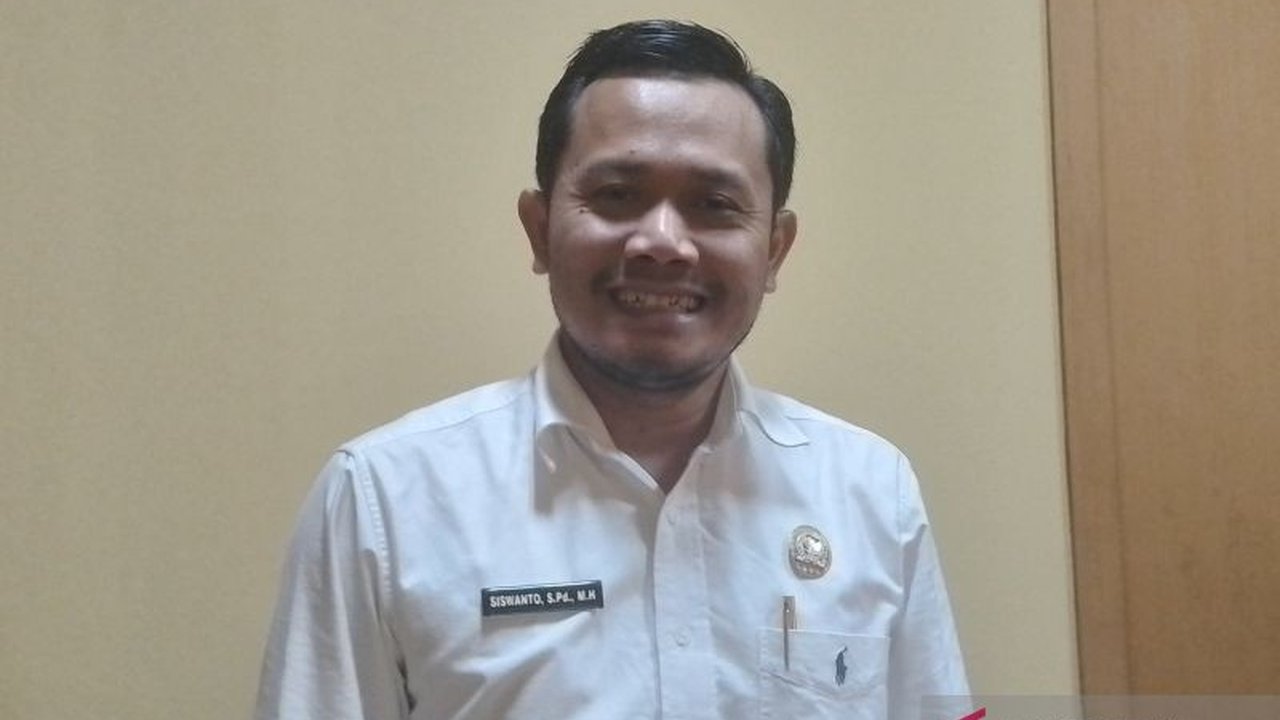 Wakil Ketua DPRD Blora, Siswanto, menekankan pentingnya Pemkab Blora selektif dalam penggunaan Efisiensi Anggaran Blora sebesar 25% dari pusat, prioritaskan pelayanan publik dan kurangi seremonial.