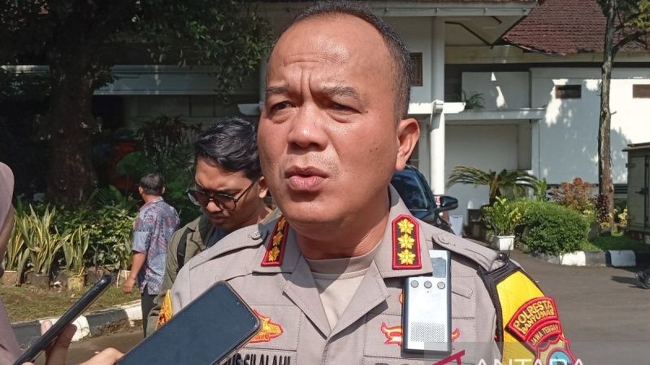 Polresta Banyumas memberlakukan larangan konvoi takbir keliling menggunakan kendaraan bermotor pada malam Idul Fitri untuk menjaga keamanan dan ketertiban masyarakat di wilayah Banyumas, sekaligus mencegah potensi bahaya.