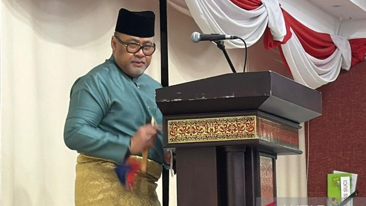 Ratusan WNI Malaysia antusias melaksanakan shalat Idul Fitri 1447 H di KBRI KL pada Sabtu pagi, merayakan momen suci ini dengan penuh syukur dan kebersamaan, sekaligus mempererat tali silaturahmi di tanah rantau.
