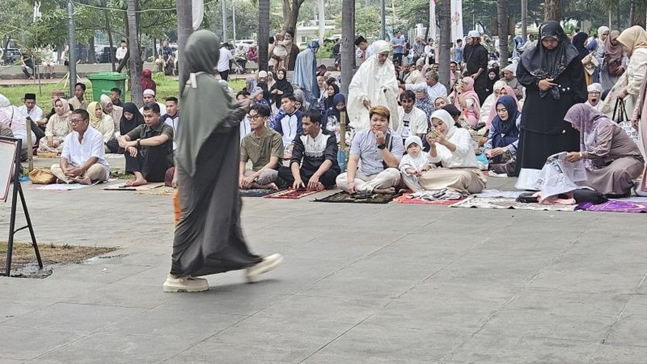 Ribuan umat Muslim memadati Masjid Istiqlal Jakarta untuk menunaikan Shalat Idul Fitri 1447 H, menandai hari kemenangan setelah sebulan penuh berpuasa. Shalat Idul Fitri Masjid Istiqlal ini dihadiri pejabat tinggi negara, termasuk Wakil Presiden Gibran Ra
