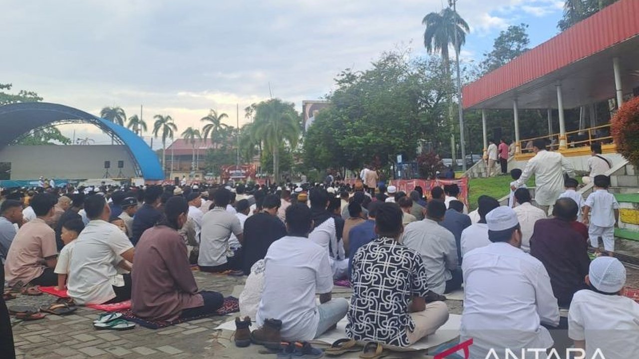 Wali Kota Pangkalpinang Saparudin menekankan bahwa perayaan Idul Fitri 1447 Hijriah tidak hanya meningkatkan ketaqwaan umat Islam, tetapi juga mempererat tali silaturahmi di tengah masyarakat setelah sebulan penuh berpuasa.