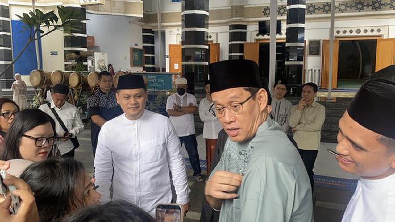 Menkeu Purbaya Yudhi Sardewa setelah melaksanakan Shalat Idulfitri di Masjid Salahuddin, Kantor Direktorat Jenderal Pajak (DJP), Jakarta, Sabtu (21/3/2026). (Foto: Liputan6.com/Immanuel Chris