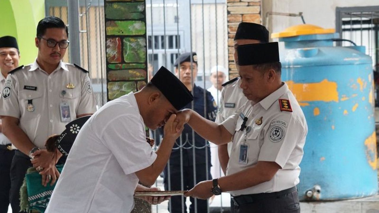 Kebahagiaan Idul Fitri 1447 H menyelimuti Lapas Selong, di mana 347 warga binaan mendapatkan Remisi Idul Fitri. Simak rincian pengurangan masa hukuman yang diberikan.