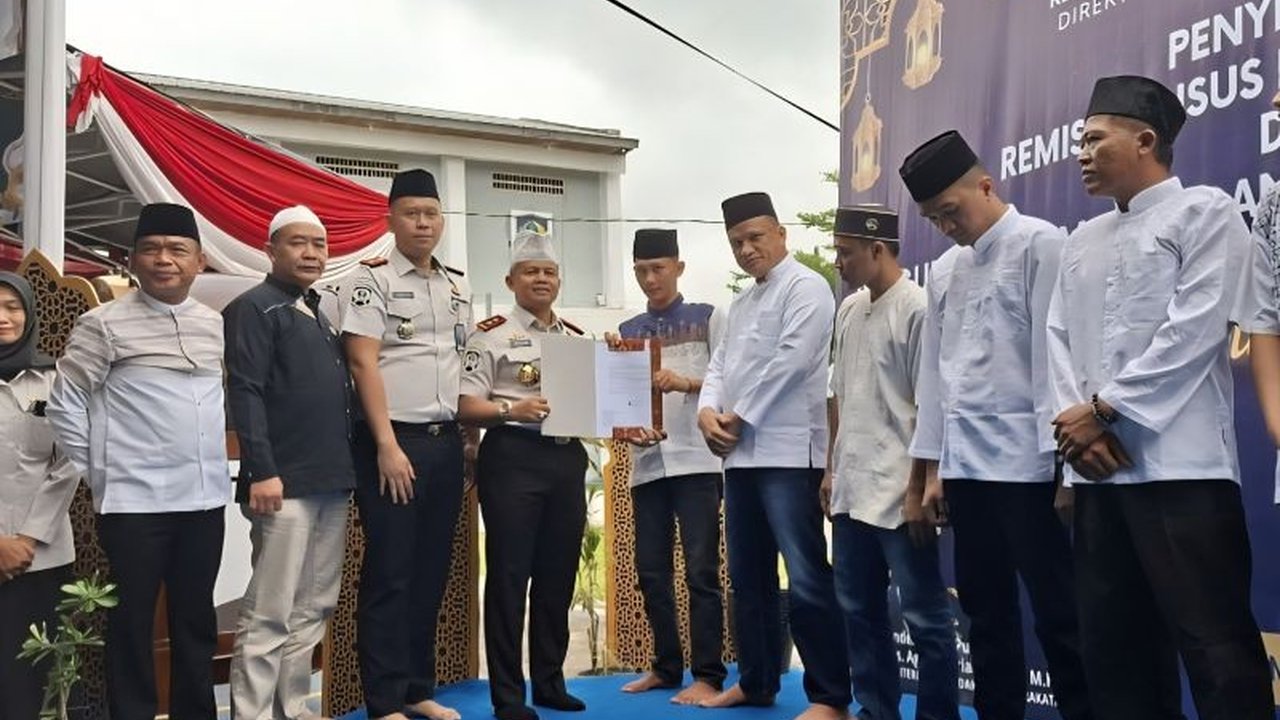 Sebanyak 5.072 narapidana di Lampung mendapatkan remisi khusus Hari Raya Idul Fitri 1447 Hijriah, di mana 52 orang di antaranya langsung menghirup udara bebas. Ini adalah bagian dari upaya pembinaan dan pemberian hak bagi warga binaan yang memenuhi syarat