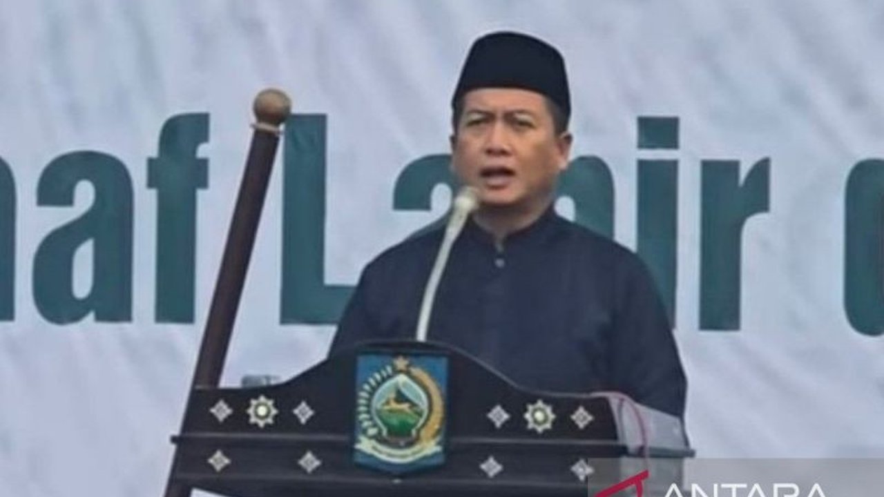 Gubernur NTB Lalu Muhamad Iqbal menyerukan kepada masyarakat untuk memperkuat solidaritas Idul Fitri dan pengendalian diri, menekankan pentingnya kepedulian sesama dan pengentasan kemiskinan di Nusa Tenggara Barat.