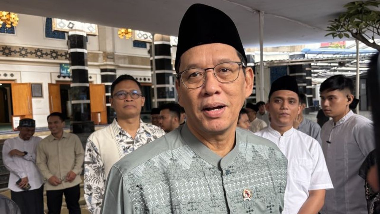 Menteri Keuangan Purbaya Yudhi Sadewa mengkaji strategi penguatan marketplace lokal untuk menghadapi dominasi pemain global, sekaligus menjaga stabilitas ekonomi nasional di tengah tantangan global dan optimisme pertumbuhan.