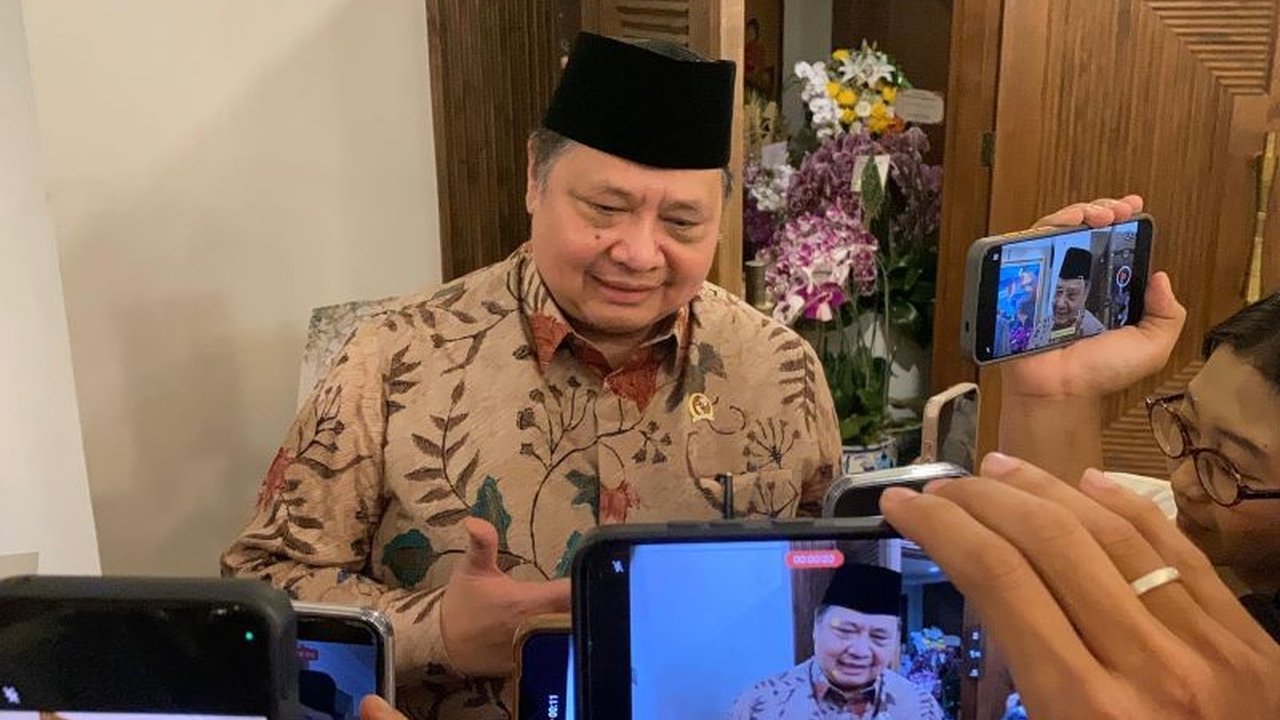Menteri Koordinator Bidang Perekonomian Airlangga Hartarto mengungkapkan berbagai Program Pemerintah Dorong Ekonomi Lebaran 2026 melalui diskon, Work From Anywhere (WFA), dan bantuan sosial untuk tingkatkan pertumbuhan ekonomi. Simak detailnya!