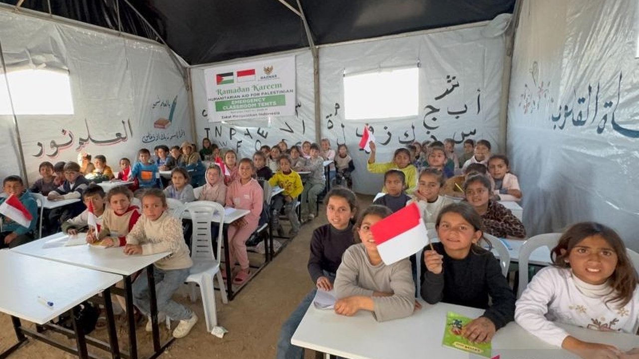 Baznas RI menginisiasi pembangunan tujuh tenda kelas darurat di Gaza Utara, Palestina, memastikan akses pendidikan tetap terjaga bagi anak-anak terdampak krisis kemanusiaan.
