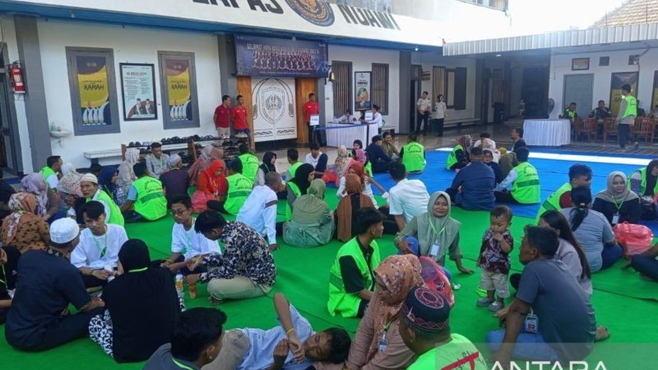 Sebanyak 204 warga binaan Lapas Ngawi mendapatkan Remisi Idul Fitri 1447 H, dua di antaranya langsung bebas. Simak detail dan syarat remisi yang diberikan untuk momen spesial ini.