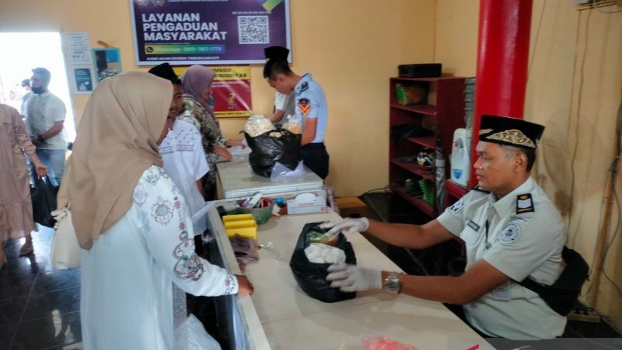 Lapas Kelas IIA Curup memberlakukan jadwal kunjungan Lebaran khusus Idul Fitri selama empat hari berturut-turut, memberikan kesempatan WBP merayakan momen kemenangan bersama keluarga dengan pengamanan ketat.