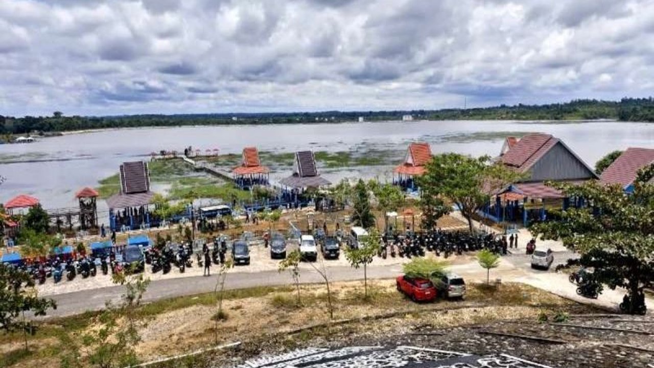 Libur Idul Fitri 2026, Wisata Barito Utara menjadi magnet bagi masyarakat lokal dan sekitarnya. Simak upaya pemerintah daerah dalam mengelola lonjakan pengunjung.
