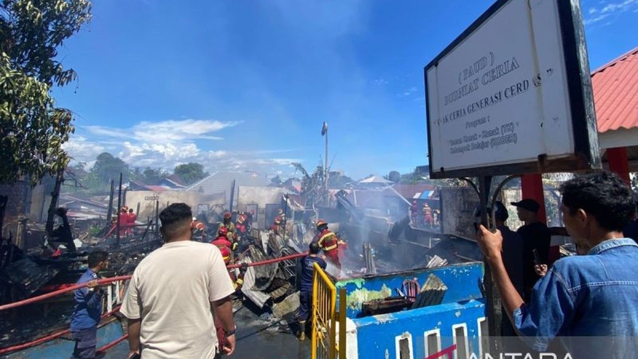 Sebuah bangunan PAUD dan rumah kosong di Kota Bengkulu hangus terbakar pada Minggu siang, diduga kuat akibat korsleting listrik. Insiden kebakaran PAUD Bengkulu ini tidak menimbulkan korban jiwa, namun menyisakan kerugian materiil.